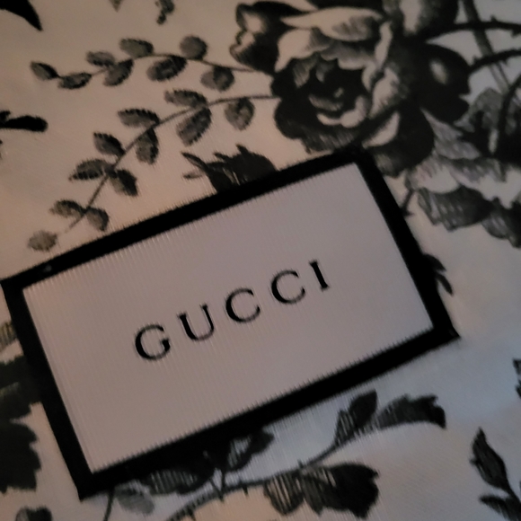 Gucci Handbags - Authentic Guggi shopping bag